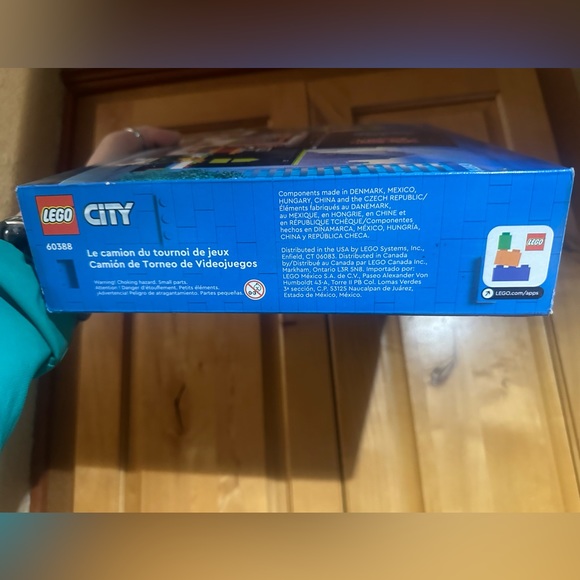 Gamer Tournament Lego truck set - Picture 2 of 4